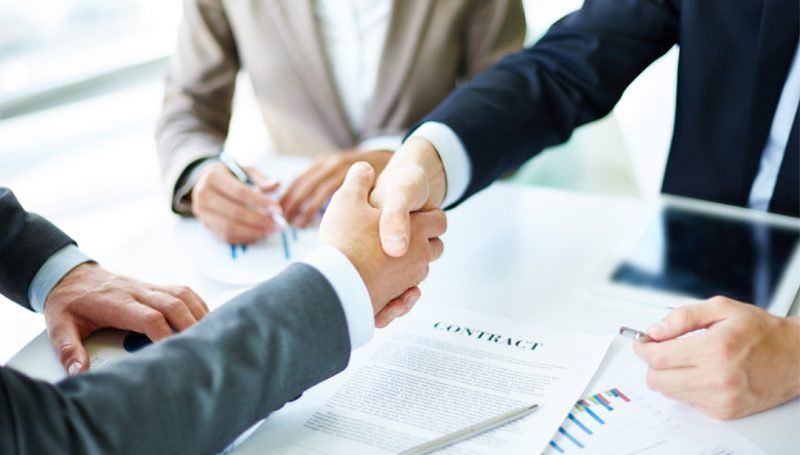 Se acentúa la caída de los préstamos privados