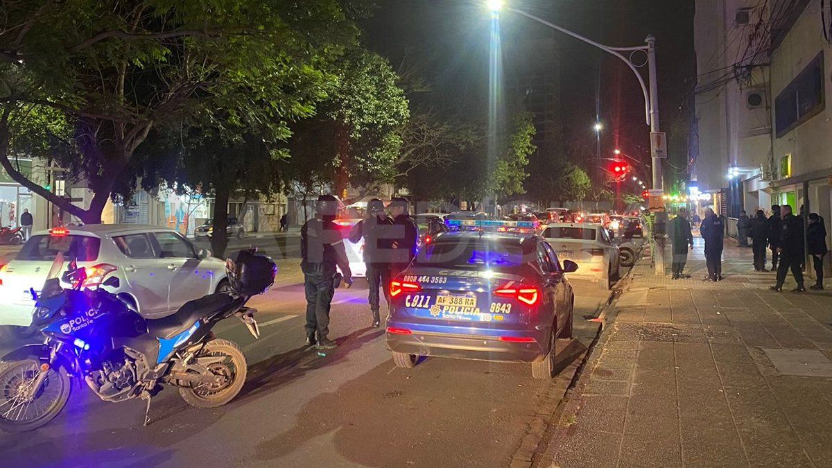 El auto estaba estacionado sobre Bulevar entre 1 de Mayo y 4 de Enero