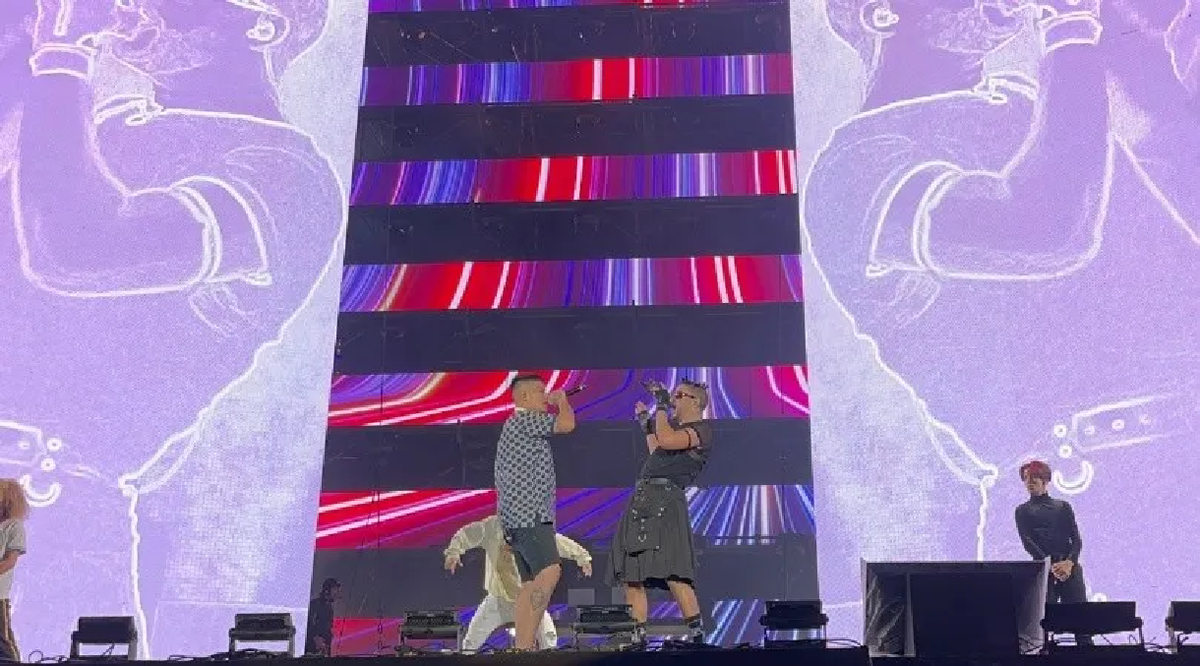 El trapero pas&oacute; por un inc&oacute;modo momento durante el recital en Puerto Rico junto al l&iacute;der del reggaet&oacute;n.&nbsp;
