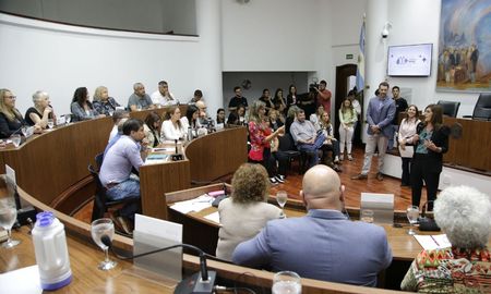 Cada concejal eligió a una persona mayor de 65 años, para que se integre al trabajo legislativo de la ciudad de Santa Fe. Cada concejal eligió a una persona mayor de 65 años, para que se integre al trabajo legislativo de la ciudad de Santa Fe.