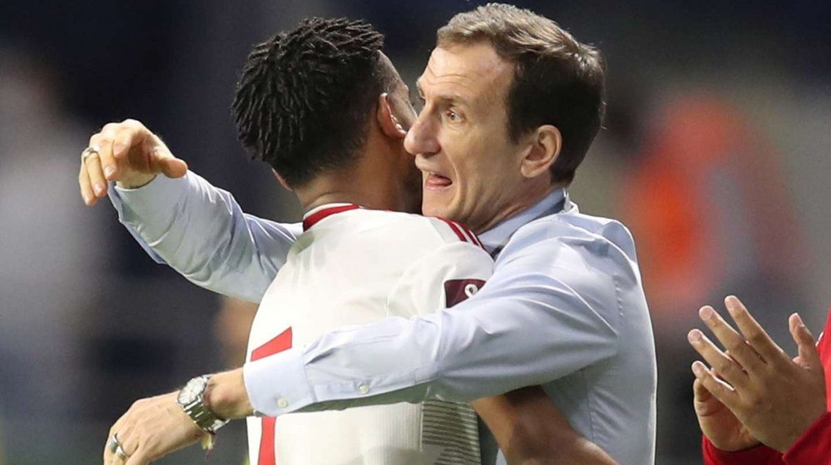Emiratos Árabes, conducido por Rodolfo Arruabarrena, ganó y sueña con la Copa Mundial de Fútbol de 2022