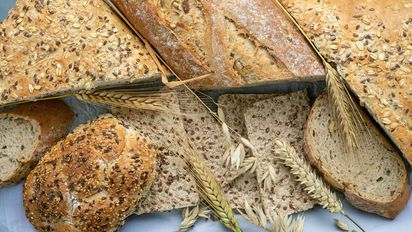 Cómo hacer pan sin harina en pocos minutos: la receta fácil con solo 6 ingredientes