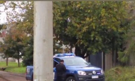 Uno de los estafadores fue detenido en Esperanza, el otro logró escaparse y dejó abandonado el auto en Franck Uno de los estafadores fue detenido en Esperanza, el otro logró escaparse y dejó abandonado el auto en Franck