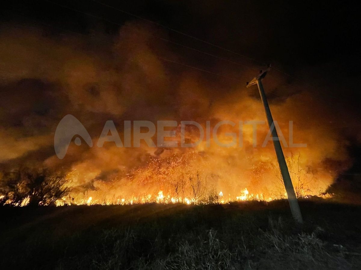 El incendio afectó la zona de Circunvalación Oeste. El incendio afectó la zona de Circunvalación Oeste.