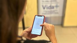 El neurólogo Hugo Valderrama explicó cómo el scroll infinito modifica el cerebro y puede generar adicción.