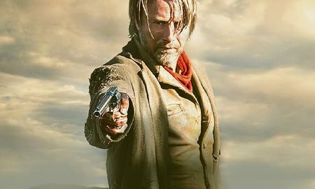 La película de western que dura 1 hora y media, tiene a Mads Mikkelsen como protagonista y está disponible por Amazon La película de western que dura 1 hora y media, tiene a Mads Mikkelsen como protagonista y está disponible por Amazon