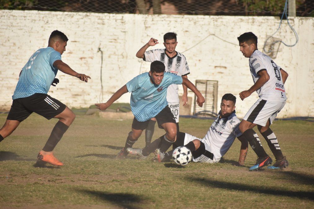 Desde la LSF destacaron que “con esto se va a terminar la avivada de algunos clubes, de llevarse los jugadores y después especular”.