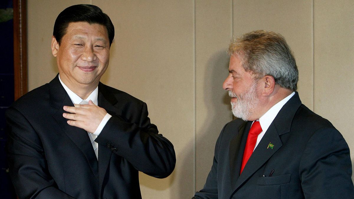 Luiz Inácio Lula da Silva y Xi Jinping, durante una reunión en el Palacio de Planalto, en Brasilia. 19 de febrero de 2009.