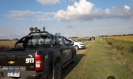 dos policias fueron detenidos por intercambiar cocaina en la ruta