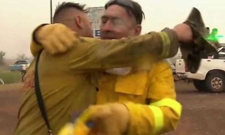 La inmensa emoción de los bomberos voluntarios tras sacar a dos chicos del fuego en Corrientes La inmensa emoción de los bomberos voluntarios tras sacar a dos chicos del fuego en Corrientes