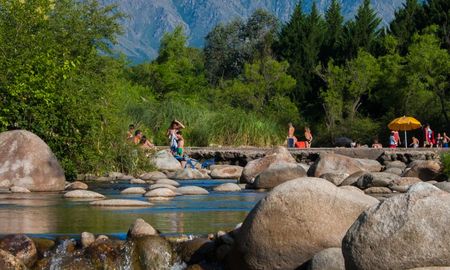 Escapada a un paraíso serrano en Córdoba para desconectarse y disfrutar del río. Escapada a un paraíso serrano en Córdoba para desconectarse y disfrutar del río.