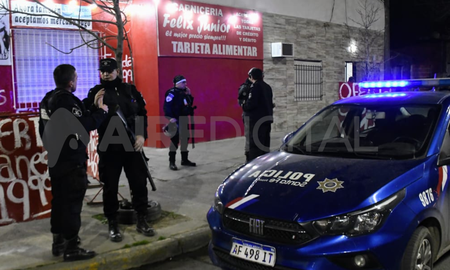 Intentaron saquear un supermercado y una carnicería en el sudoeste de Rosario. Intentaron saquear un supermercado y una carnicería en el sudoeste de Rosario.