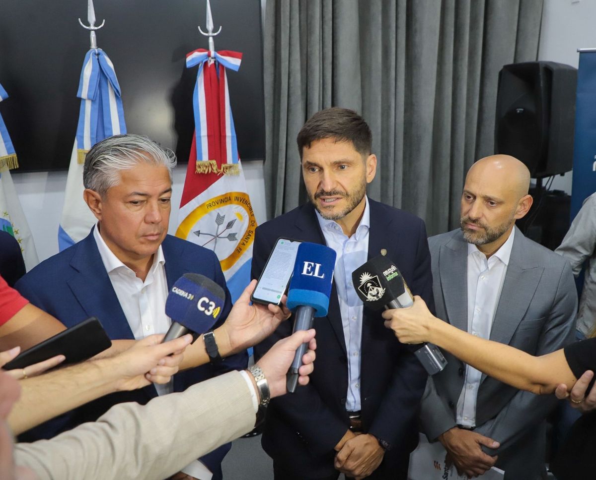 Pullaro firmó en Neuquén un acuerdo para impulsar a proveedores vinculados al petróleo y gas en Vaca Muerta