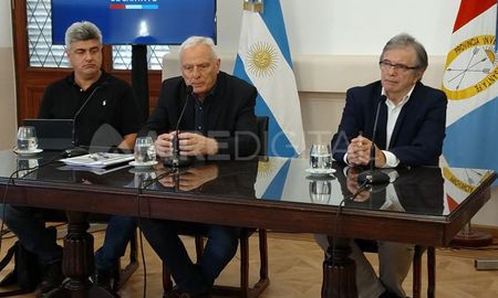 Rafael Ávila, Carlos Parola y Ángel Pierini se refirieron a la situación de la provincia para enfrentar la pandemia de coronavirus en Santa Fe Rafael Ávila, Carlos Parola y Ángel Pierini se refirieron a la situación de la provincia para enfrentar la pandemia de coronavirus en Santa Fe