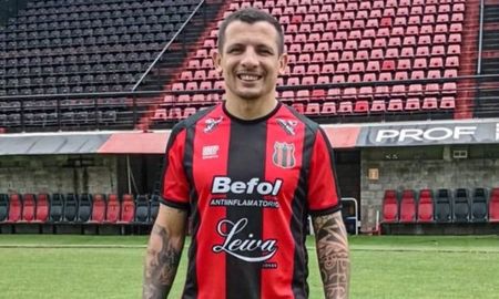 Ni Boca Ni Racing: Emiliano Vecchio jugará en la Primera Nacional y será rival de Colón y San Miguel Ni Boca Ni Racing: Emiliano Vecchio jugará en la Primera Nacional y será rival de Colón y San Miguel