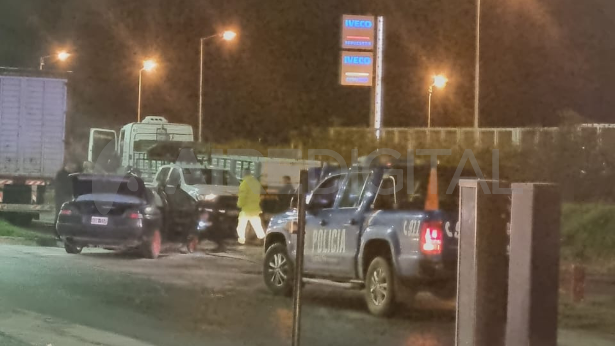 El incendio se produjo pasadas las 20 y las llamas fueron sofocadas por personal de Bomberos Zapadores.