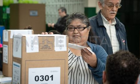 Este domingo 19 de noviembre los santafesinos vuelven a las urnas. Este domingo 19 de noviembre los santafesinos vuelven a las urnas.