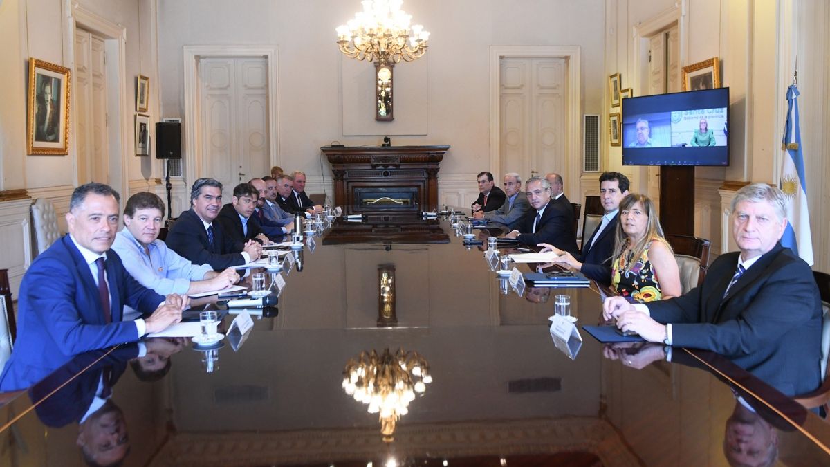 Dos gobernadores aseguran que no firmaron el pedido de Juicio Político contra los miembros de la Corte y estalló la polémica.