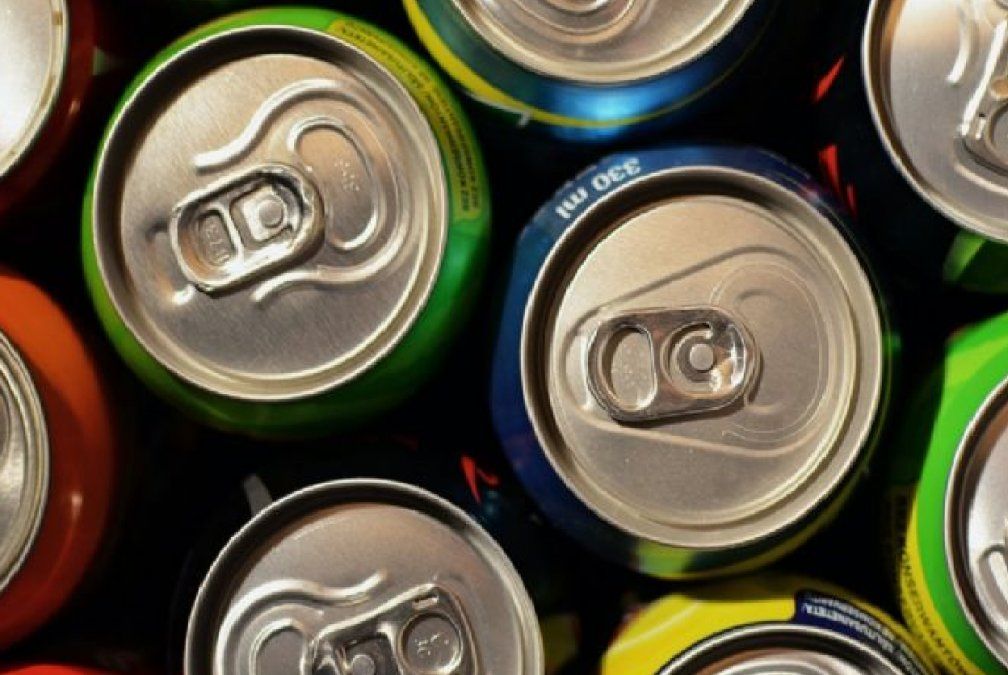 5 trucos de limpieza con refresco para el hogar que no conocías