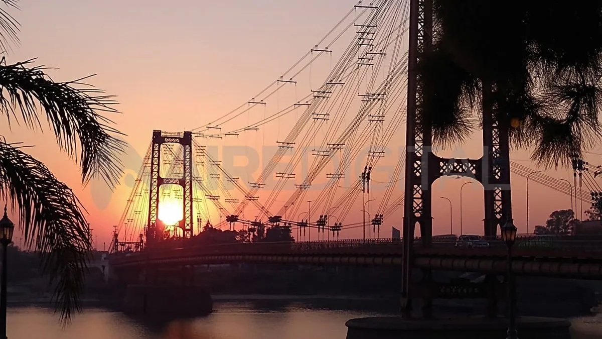 Por más de cuatro décadas, el Puente Colgante fue el único paso vehicular desde la cuidad hacia el este.