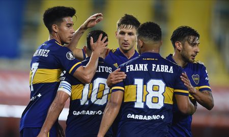 Boca no tuvo piedad con Caracas y se llevó con holgura la punta de su grupo en la Copa Libertadores. Boca no tuvo piedad con Caracas y se llevó con holgura la punta de su grupo en la Copa Libertadores.