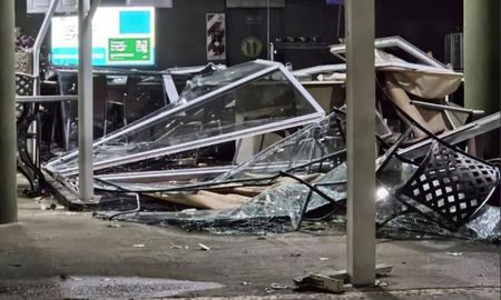 Un fuerte temporal afectó la zona de Alvear, Villa Gobernador Gálvez y Pueblo Esther con voladuras de techos y ráfagas que superaron los 90 km/h. Un fuerte temporal afectó la zona de Alvear, Villa Gobernador Gálvez y Pueblo Esther con voladuras de techos y ráfagas que superaron los 90 km/h.