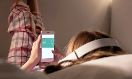 La línea 102 es un servicio telefónico confidencial de escucha, contención y orientación para niños, niñas y adolescentes. La línea 102 es un servicio telefónico confidencial de escucha, contención y orientación para niños, niñas y adolescentes.