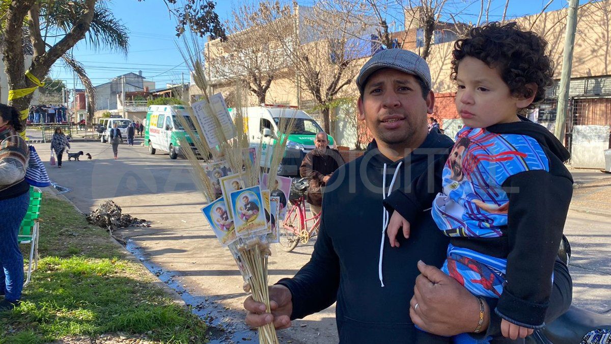 Los fieles se acercaron a la parroquia para agradecer y llevar sus intenciones al patrono.