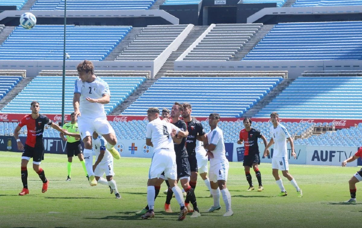 Colón cayó por 3-1 con la selección Sub-20 de Uruguay en el Estadio Centenario.