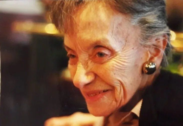 Fuente: Nació en el seno de una familia acomodada en el barrio porteño de Belgrano y falleció a los 84 años en su departamento ubicado en Palermo. Fuente: (Diario de Cuyo)