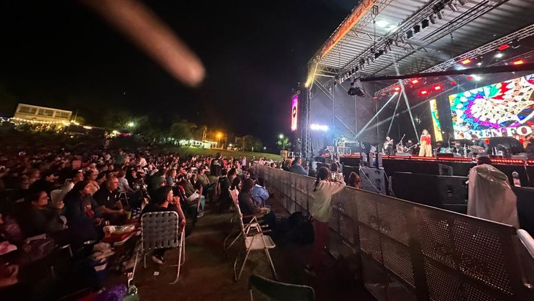 La primera noche del Festival del Pescador 2026 en Sauce Viejo fue un éxito: las deslumbrantes imágenes de la velada