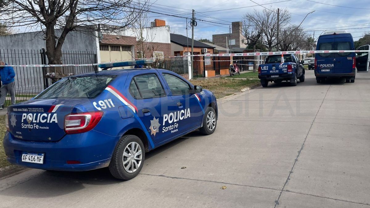 El asesinato ocurrió dentro de una casa de calle  John Kennedy al 1000 de Recreo. 