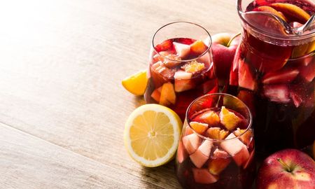 La receta para preparar y disfrutar de un tinto de verano. La receta para preparar y disfrutar de un tinto de verano.