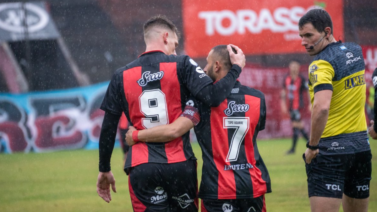 Con tres goles de Ezequiel Aguirre