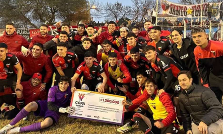 Colón venció a Peñarol de Rafaela y se metió en los cuartos de final de la Copa Santa Fe. Colón venció a Peñarol de Rafaela y se metió en los cuartos de final de la Copa Santa Fe.