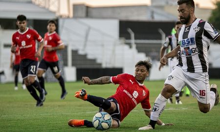 A ls 21.30, Independiente juega ante Central Córdoba por la Copa de la Liga Profesional. A ls 21.30, Independiente juega ante Central Córdoba por la Copa de la Liga Profesional.