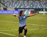 Uruguay le ganó 2-0 a Bolivia por el Grupo A y avanzó a cuartos de final de la Copa América. Uruguay le ganó 2-0 a Bolivia por el Grupo A y avanzó a cuartos de final de la Copa América.
