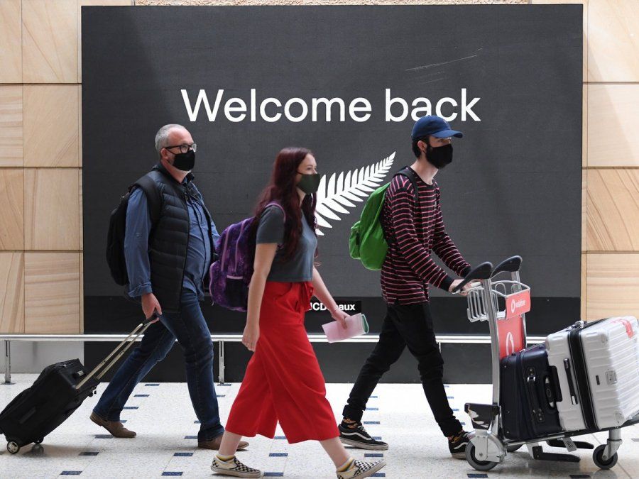 Alrededor del 85% de la población elegible del país ha recibido una primera dosis de la vacuna, mientras que el 67% de los residentes están totalmente vacunados en Nueva Zelanda.