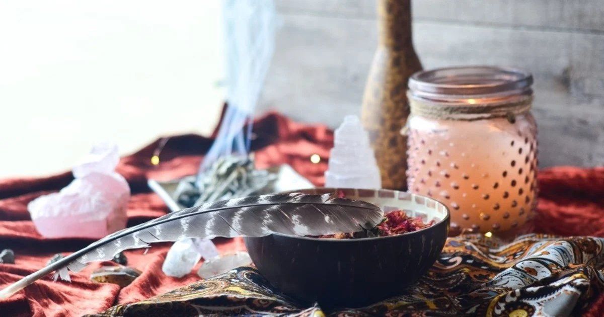 Ofrendas y sahumados recorren el país.