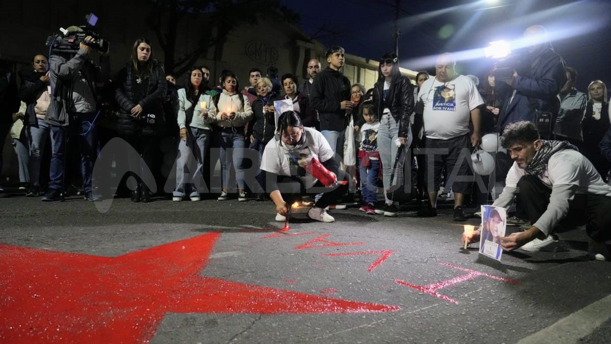 Se cumplió un mes del asesinato de Ivana Garcilazo y su familia pintó una estrella roja en el lugar del crimen