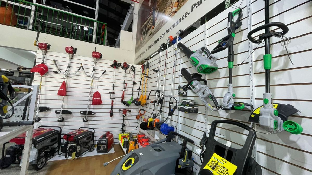 Desde gazebos hasta tractores con 35% off, la sucursal de Maxiferretería Bourlot en Santa Fe se llena de ofertas únicas para el verano. Desde gazebos hasta tractores con 35% off, la sucursal de Maxiferretería Bourlot en Santa Fe se llena de ofertas únicas para el verano.