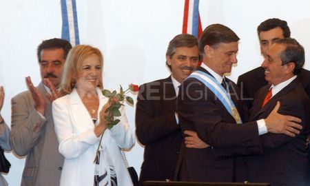 Hermes Binner y Griselda Tessio asumieron el gobierno de la provincia el 10 de diciembre de 2007. Hermes Binner y Griselda Tessio asumieron el gobierno de la provincia el 10 de diciembre de 2007.