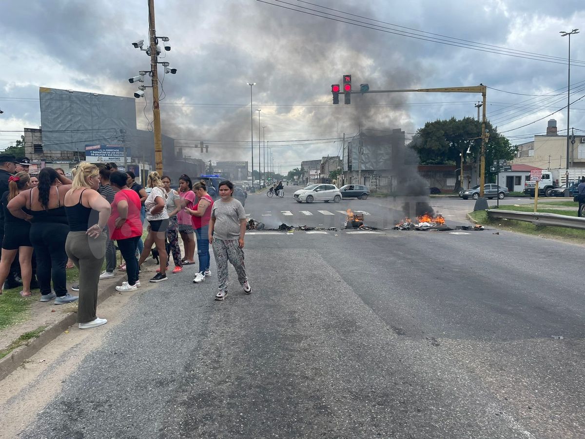 Corte de tránsito en Avenida Presidente Perón e Iturraspe.