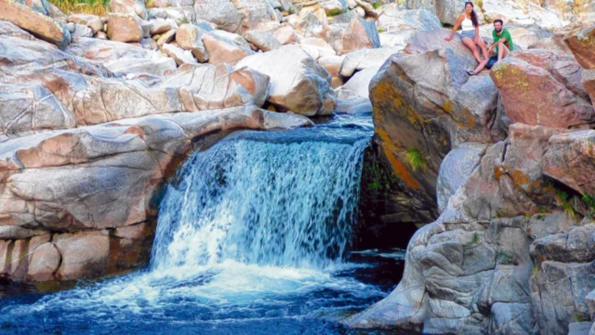Descubrí la Cascada de Toro Muerto en Córdoba, un espacio mágico para disfrutar. Descubrí la Cascada de Toro Muerto en Córdoba, un espacio mágico para disfrutar.