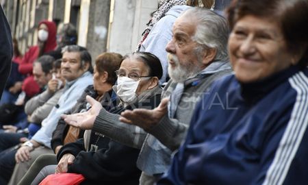 El gobierno pagará este mes un bono de $10.000 a más de un millón de jubilados de PAMI