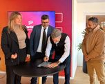 La provincia desplegó en la muestra agroindustrial una agenda centrada en la formación para los nuevos desafíos del mercado laboral, la incorporación de tecnologías y la promoción de buenas prácticas en el sector agropecuario. La provincia desplegó en la muestra agroindustrial una agenda centrada en la formación para los nuevos desafíos del mercado laboral, la incorporación de tecnologías y la promoción de buenas prácticas en el sector agropecuario.