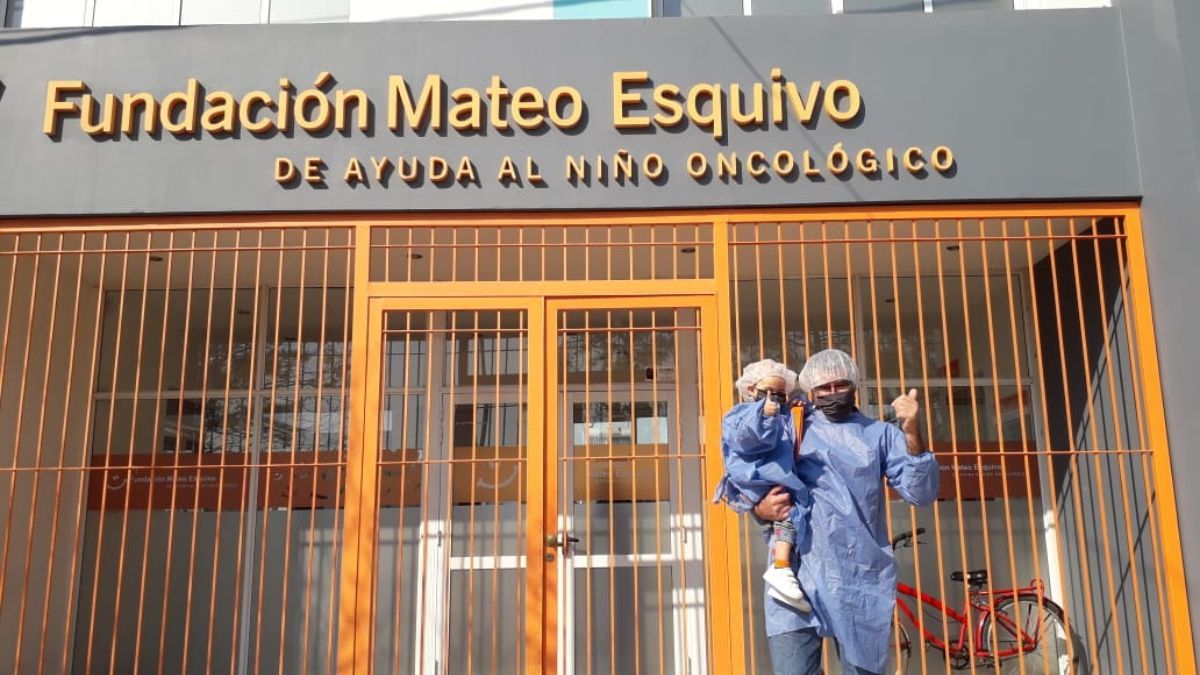 La Fundación Mateo Esquivo nació en 2008 en Santa Fe. Desde entonces, brinda apoyo a pacientes y familiares de niños que padecen cáncer. La Fundación Mateo Esquivo nació en 2008 en Santa Fe. Desde entonces, brinda apoyo a pacientes y familiares de niños que padecen cáncer.