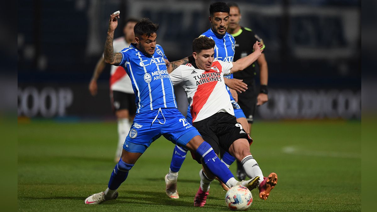 El DT Marcelo Gallardo paró un equipo alternativo ante Godoy Cruz y reservó laformación titular para la Copa Libertadores.