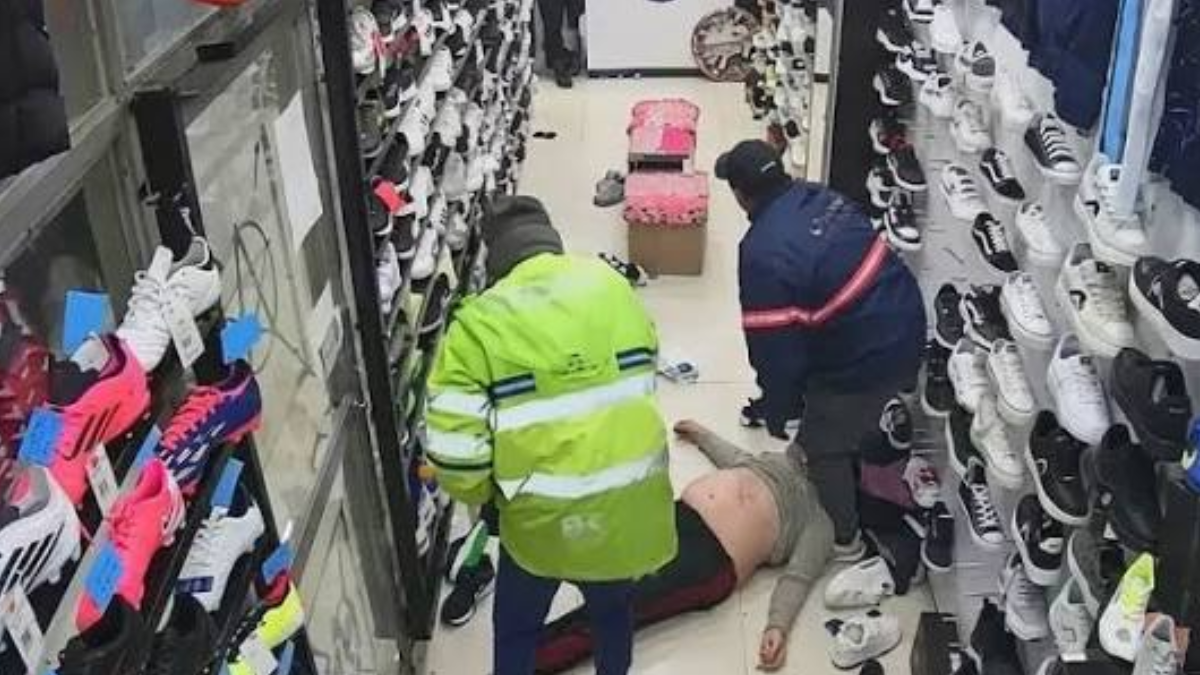 Golpearon a una embarazada y se llevaron el dinero recaudado de su local. Golpearon a una embarazada y se llevaron el dinero recaudado de su local.