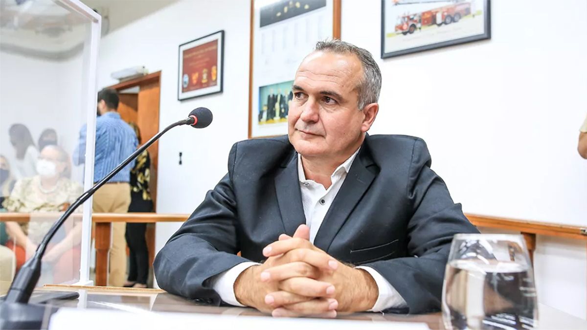 Ceferino Mondino, actual concejal del PRO, es el precandidato a intendente del sector que postula a Maximiliano Pullaro para la gobernación. Ceferino Mondino, actual concejal del PRO, es el precandidato a intendente del sector que postula a Maximiliano Pullaro para la gobernación.